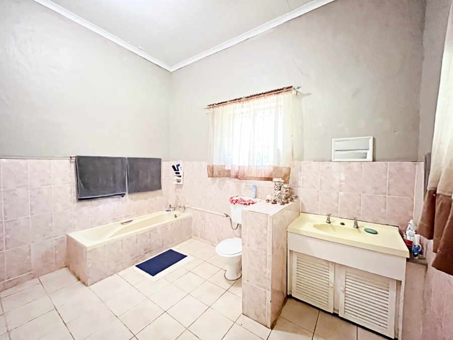 Commercial Property for Sale in Broederstroom North West